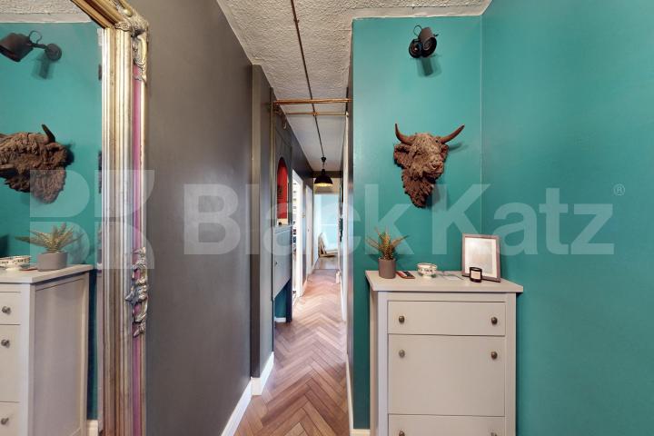 			LET , 2 Bedroom, 1 bath, 1 reception Apartment			 Enid Street, Bermondsey